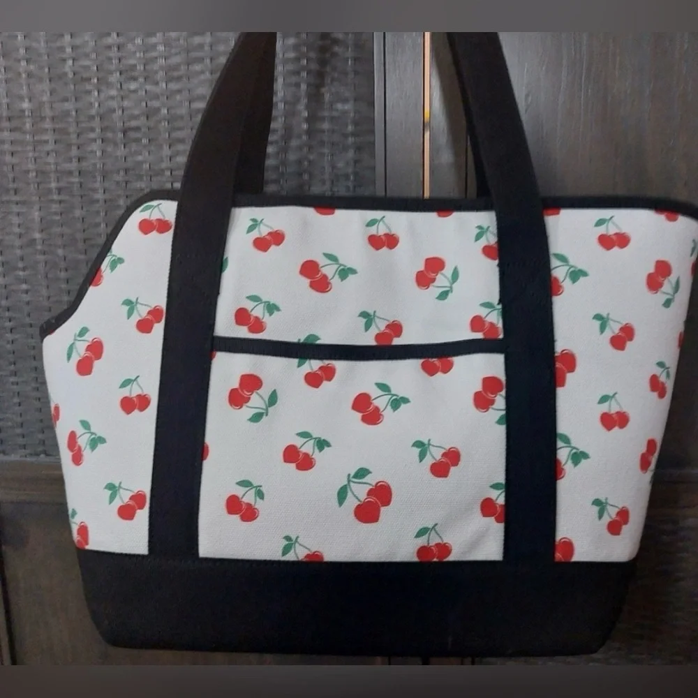 NEW BETSEY JOHNSON TSA-compliant pet carrier 16 LBS WHITE BLACK CHERRY PRINT